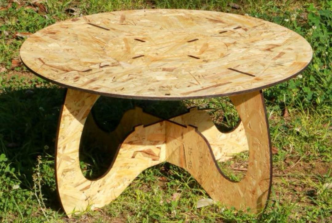 七輪が入れられるドーナツテーブル　ゼロデイ　ヘキサテーブル