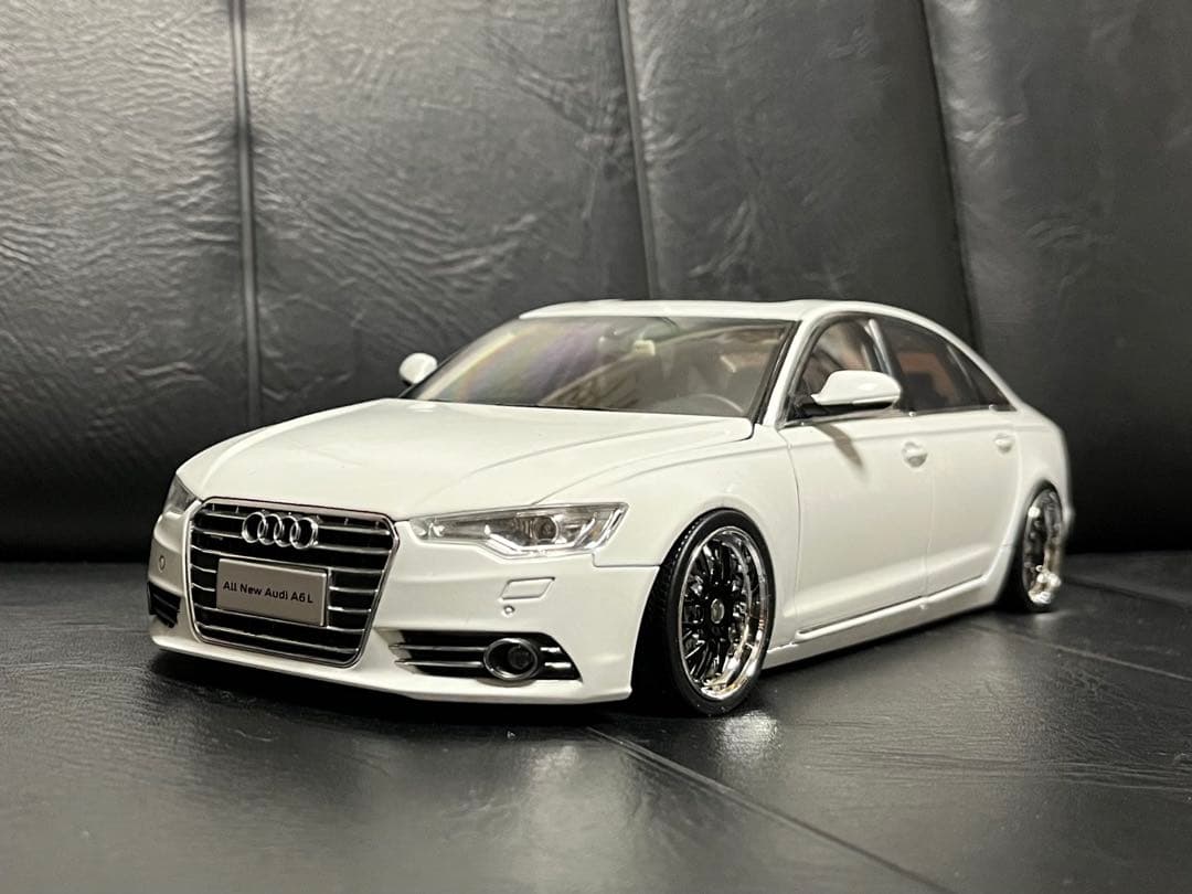 アウディ　A6L 1/18