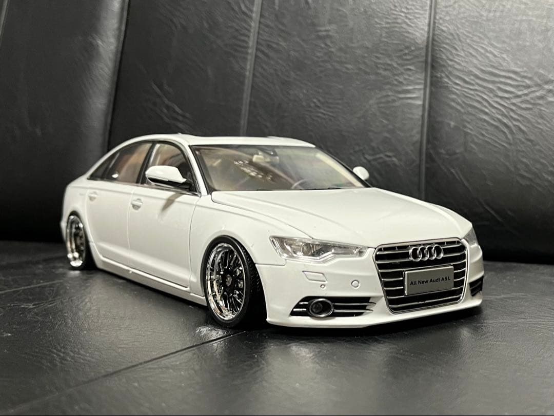 アウディ　A6L 1/18