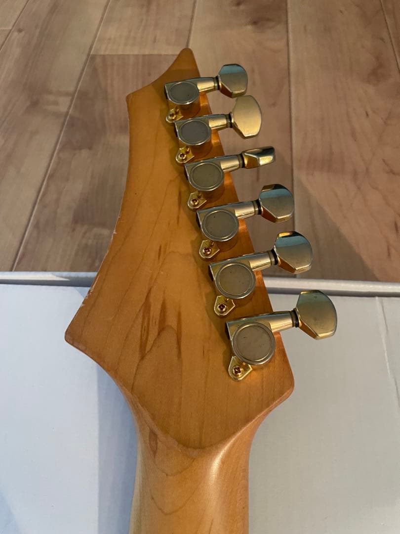 今だけ値下げ中【希少】CHARVEL エレキギター グラデーションブルーストラト