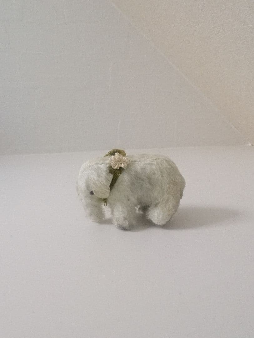 ミニチュア　小さな象のぬいぐるみ
