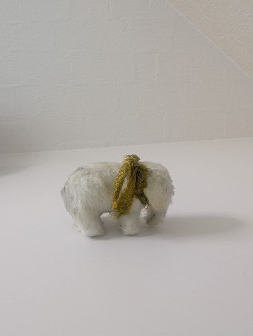 ミニチュア　小さな象のぬいぐるみ