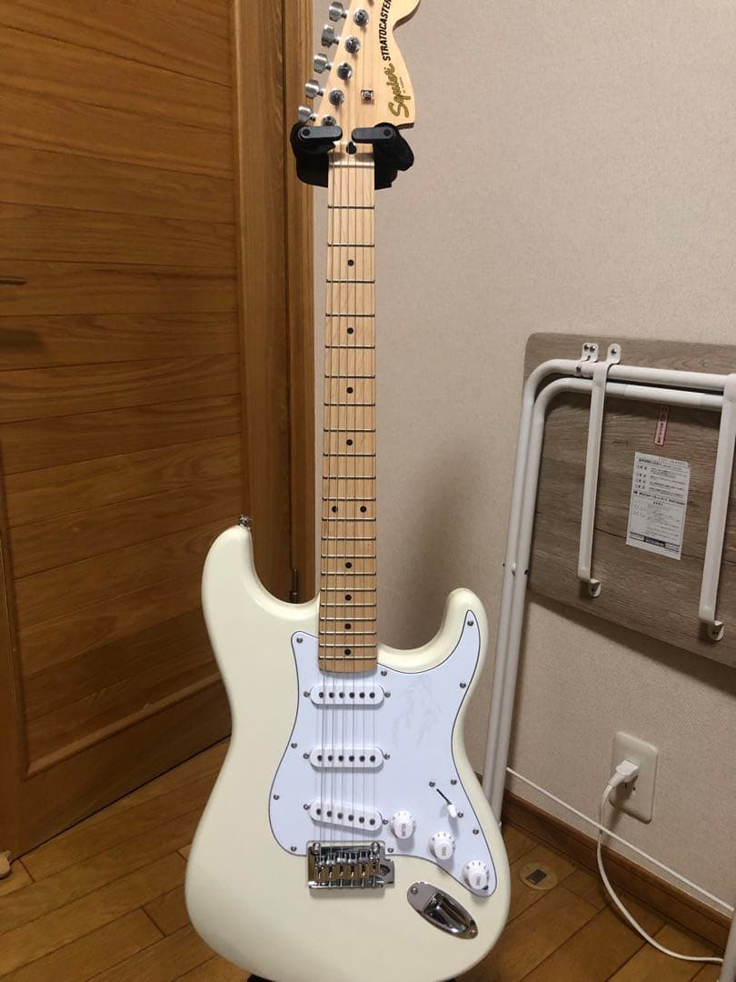 Squier Stratocaster ホワイト系