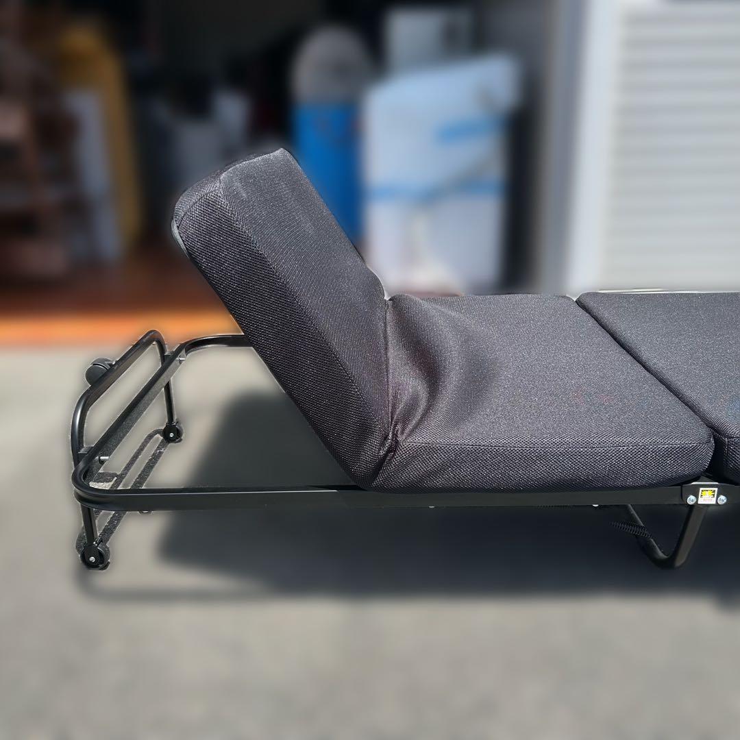 折り畳みベッド　リクライニング付き