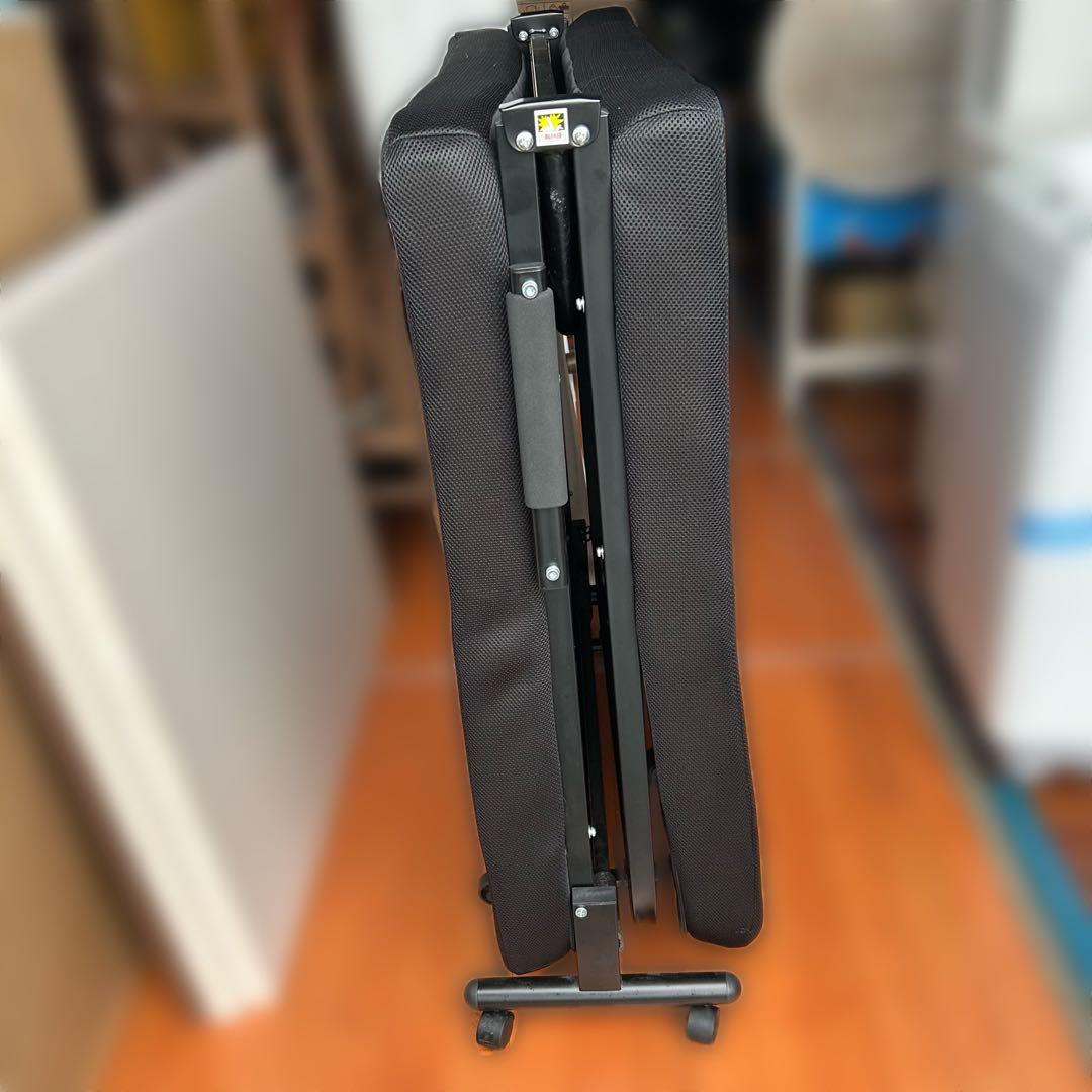 折り畳みベッド　リクライニング付き