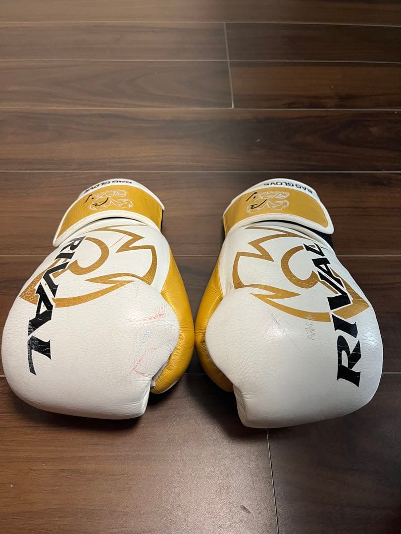 ウ*グ様 RIVAL BAG GLOVE RFX‑Guerrero V ホワイト