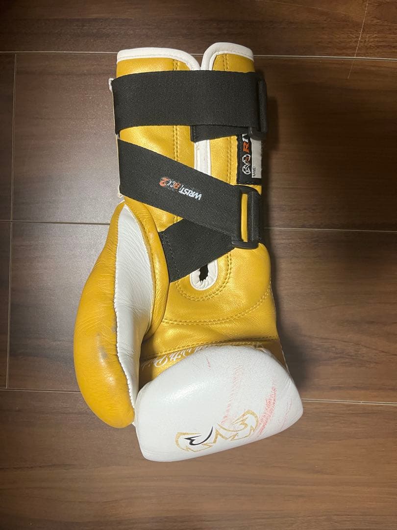 ウ*グ様 RIVAL BAG GLOVE RFX‑Guerrero V ホワイト
