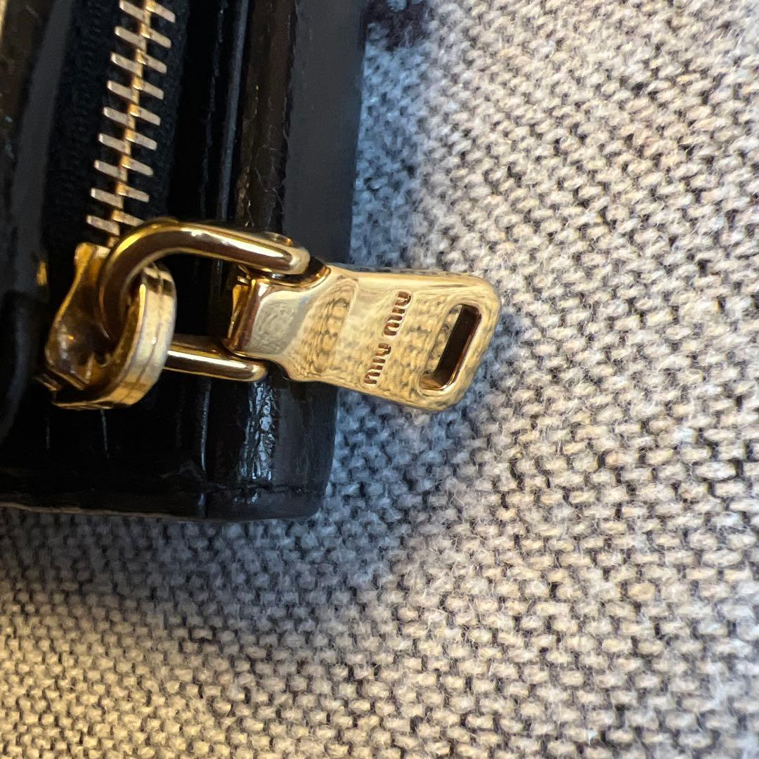 ミュウミュウ　マテラッセ　三つ折り財布　ブラック　レザー