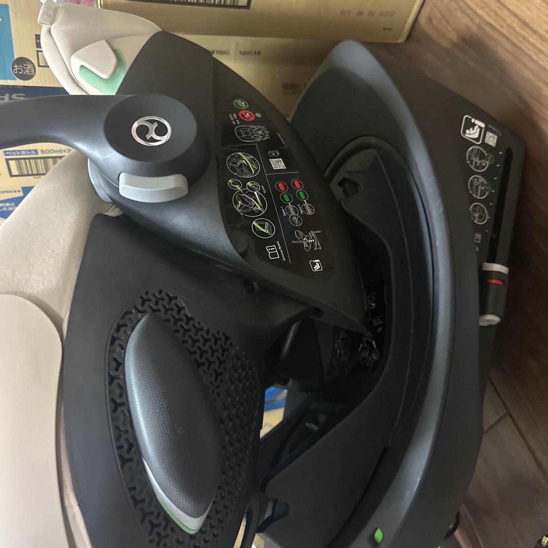 Cybex クラウド G i-Size ベージュ　ベース付き