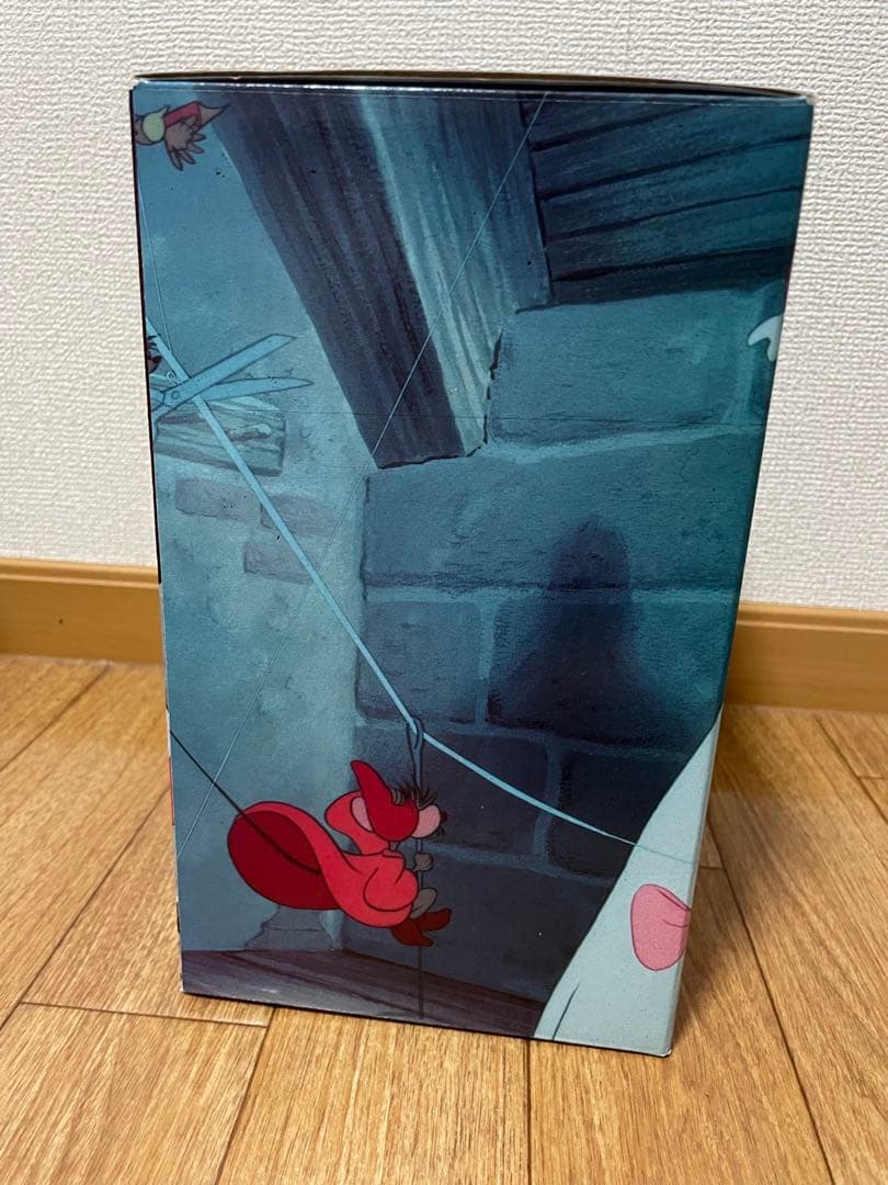 ディズニーストア シンデレラフィギュアドレス 数量限定 75周年デザイン