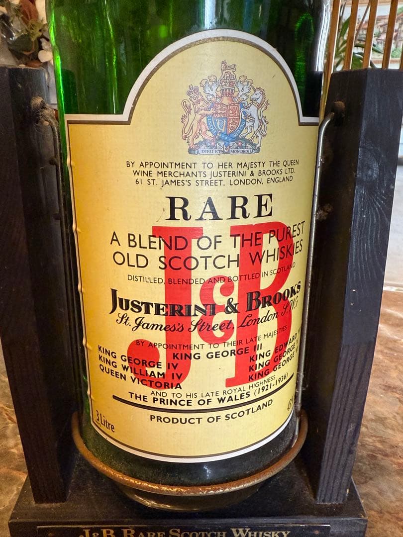 古酒　50年近いJ&B Rare ウイスキースタンドつき値引き可能