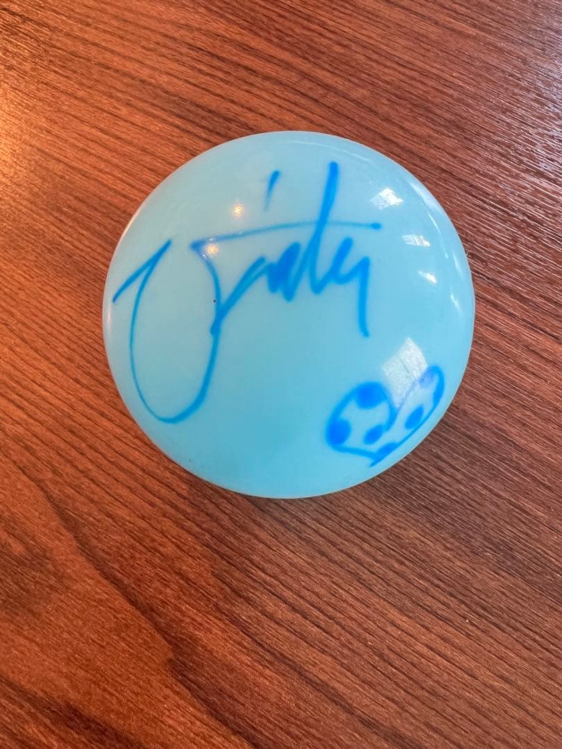 XG 直筆サイン入り　水色ボール