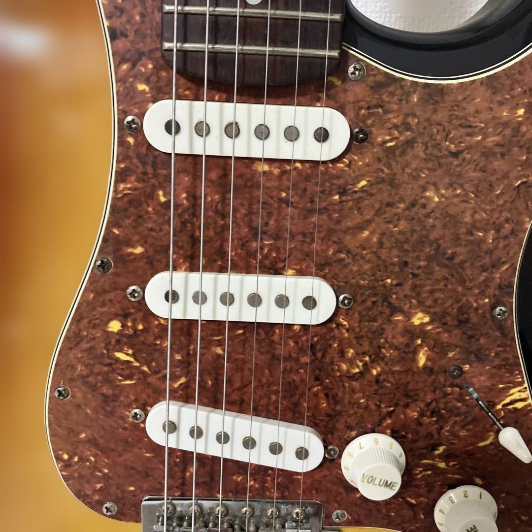 専用　超美品弦新品triumph ストラトキャスター。サンバーストメンテ済