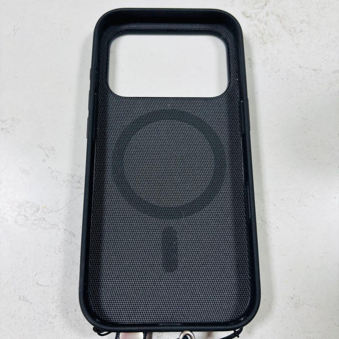 Apple MagSafe対応 ブラック iPhoneケース ストラップ付き