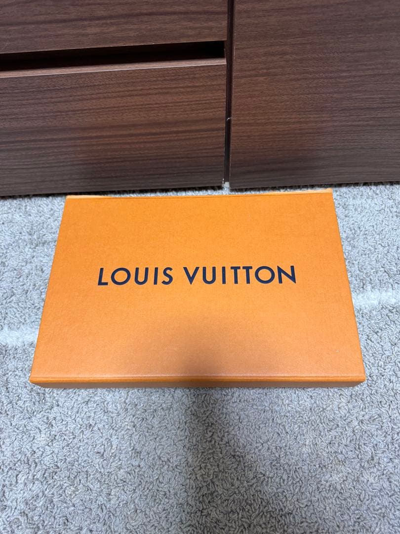 美品　正規品　ルイヴィトン　エシャルプ　ロゴマニア　マフラー