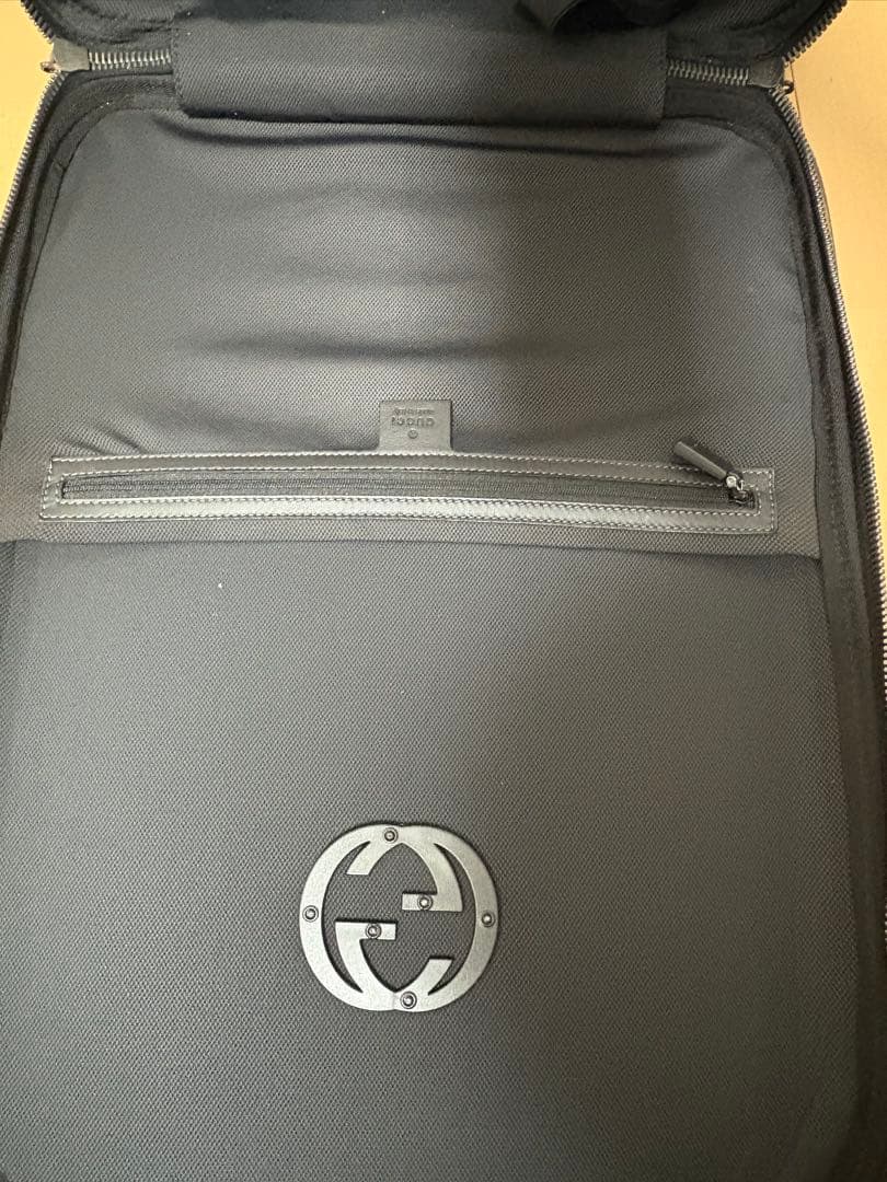 GUCCI ブラック キャリーケース