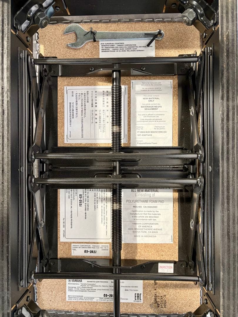 ④【送料込み】YAMAHA 電子ピアノ　CLP-735