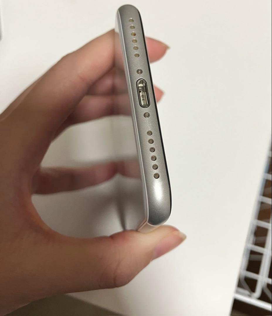 iPhone SE 第2世代 ホワイト