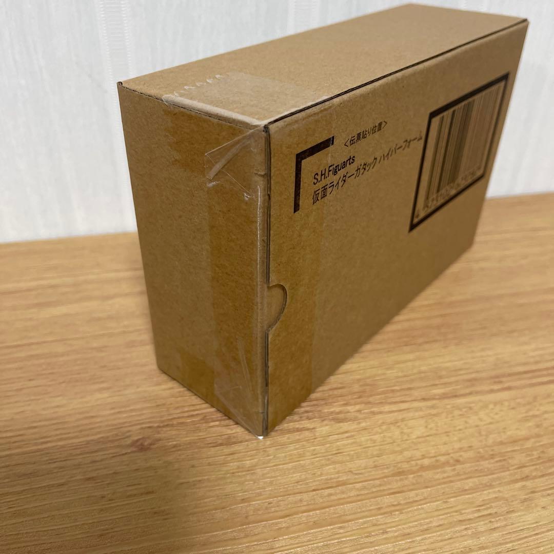 S.H.Figuarts　真骨彫製法　 仮面ライダーガタック ハイパーフォーム