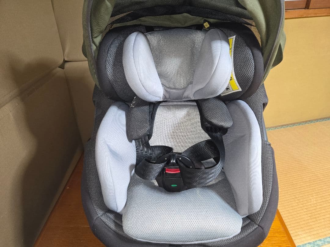 Combi THE S ISOFIX エッグショック ZC-690