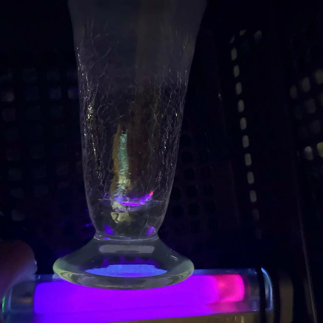 骨董　時代ガラス　希少　氷裂紋　乳白色　反り口　ラッパ型　パフェグラス１客②