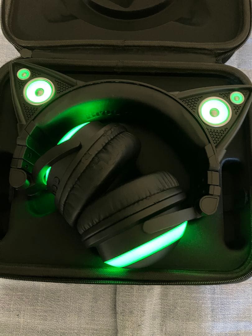 Brookstone Cat Ear Headphones 第二世代