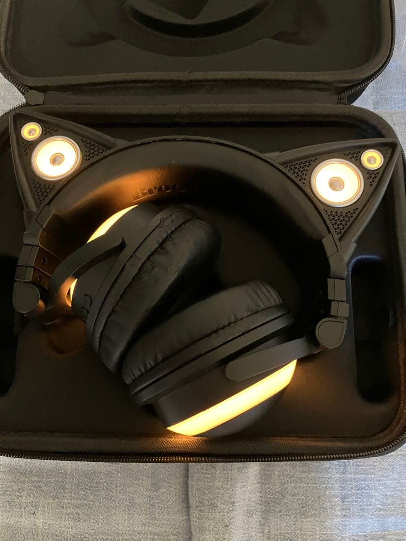 Brookstone Cat Ear Headphones 第二世代