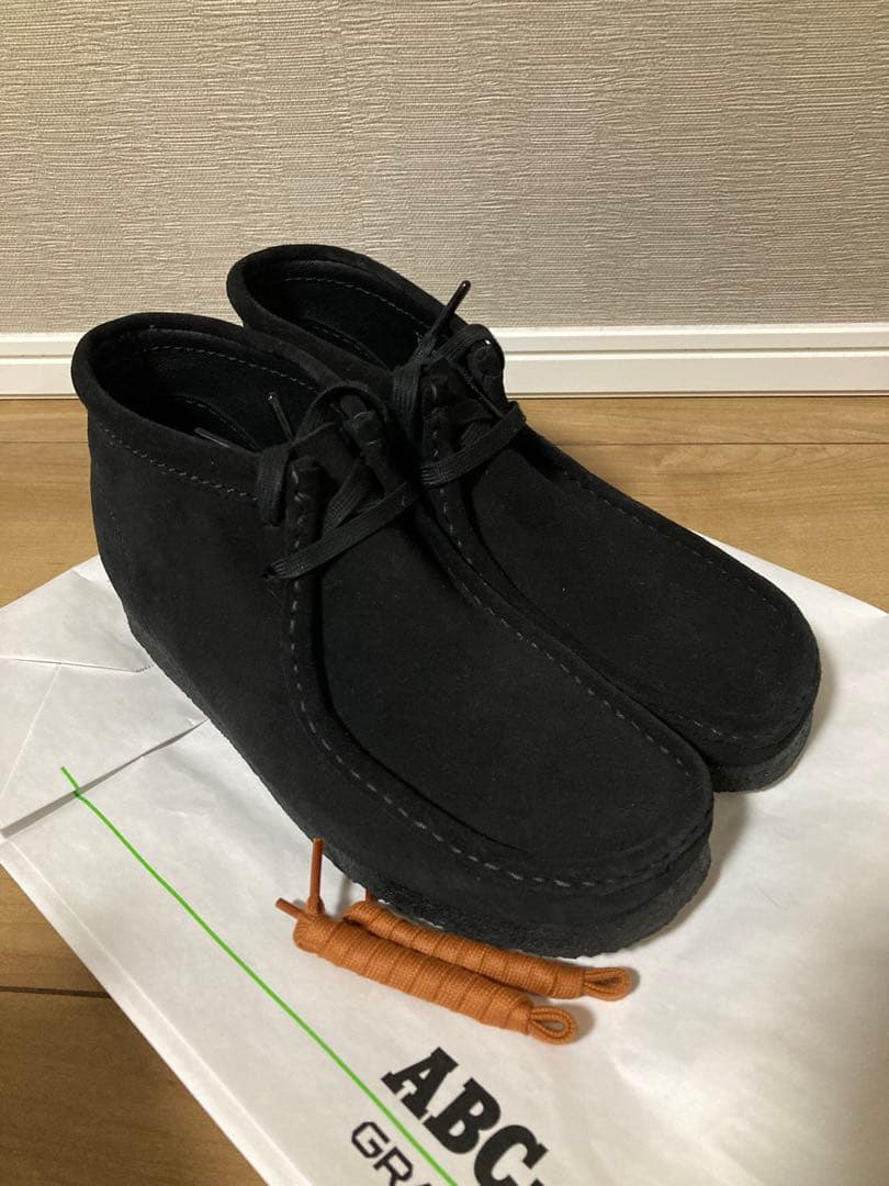 ド*ン様 CLARKS 黒 メンズ　ワラビーブーツ