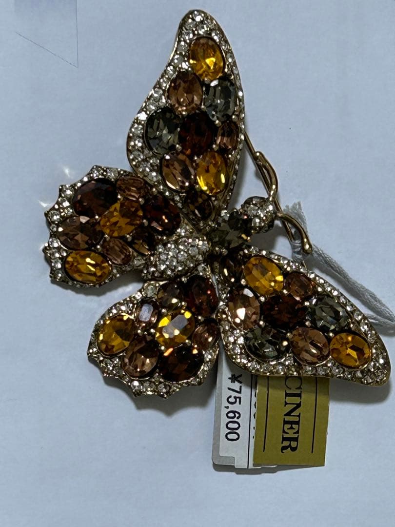 CINER ヴィンテージ　蝶々のブローチ