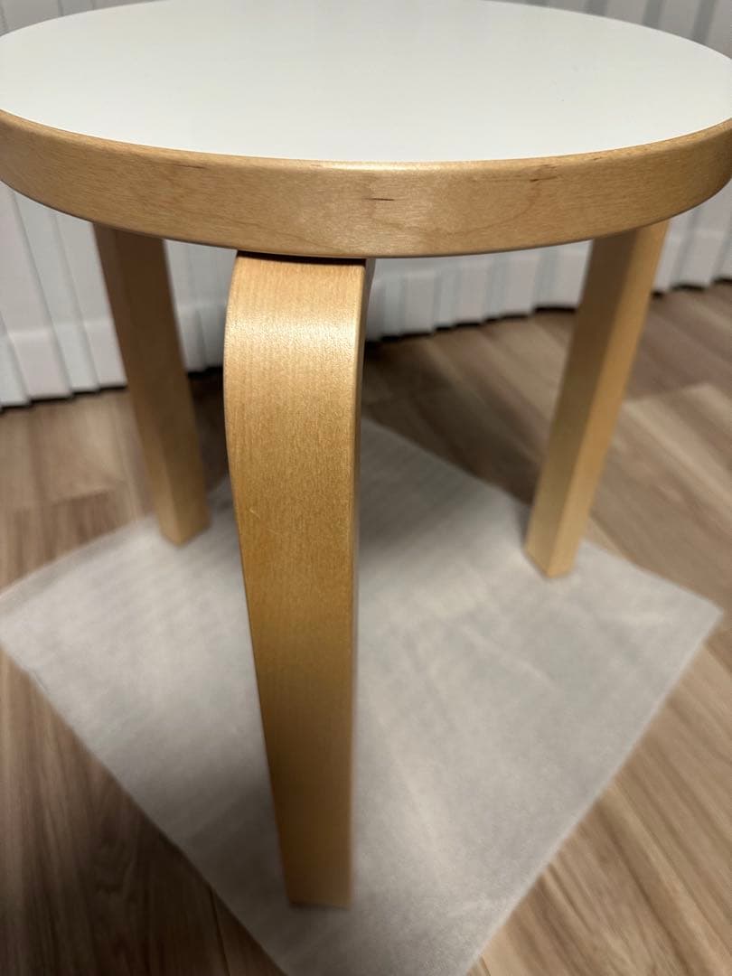 artekアルテックスツール60Stool3本脚ホワイト ラミネート2024年製