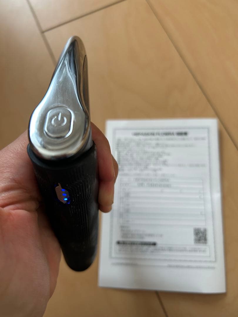 小顔美顔器HEPA SKIN FLOWRA