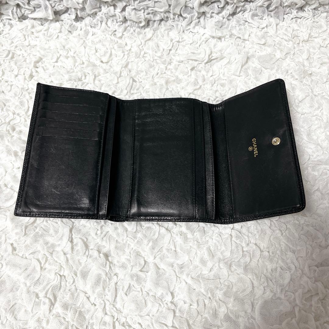 CHANEL ブラック　レザー 三つ折り財布　キャビアスキン　ギャランティカード