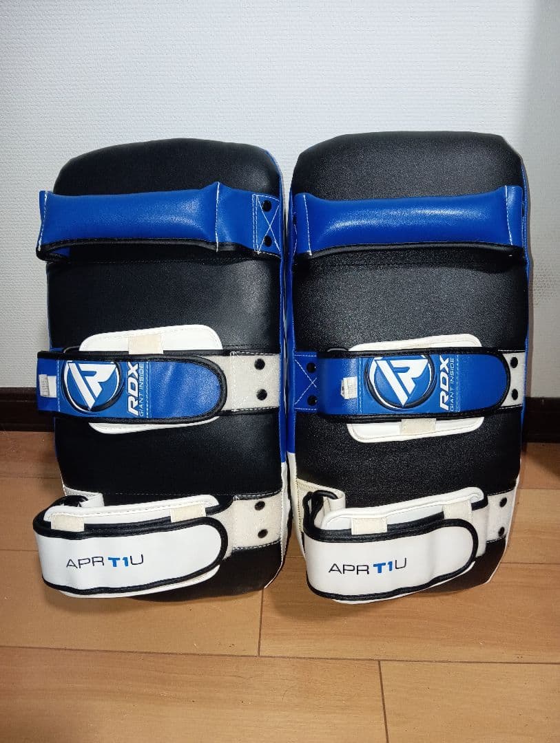 RDX アールディーエックス APR T1U キックミット 黒/青