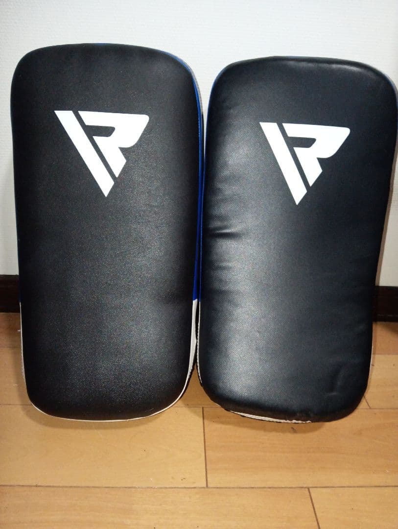 RDX アールディーエックス APR T1U キックミット 黒/青