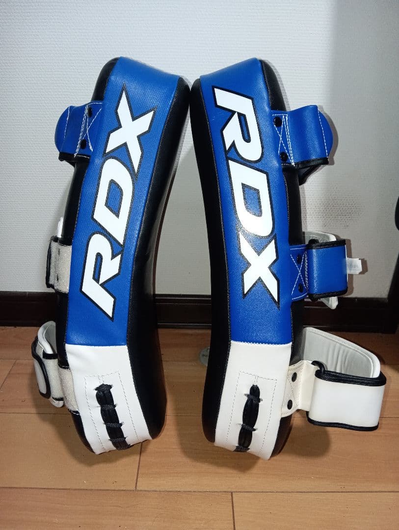 RDX アールディーエックス APR T1U キックミット 黒/青