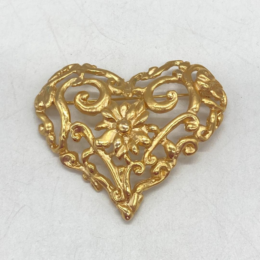 ▼Christian Lacroix ブローチ　ヴィンテージ　ハート　ゴールド