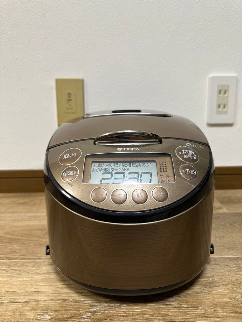TIGER 炊飯器 5.5合 IH炊きたて JKT-M100 2020年製