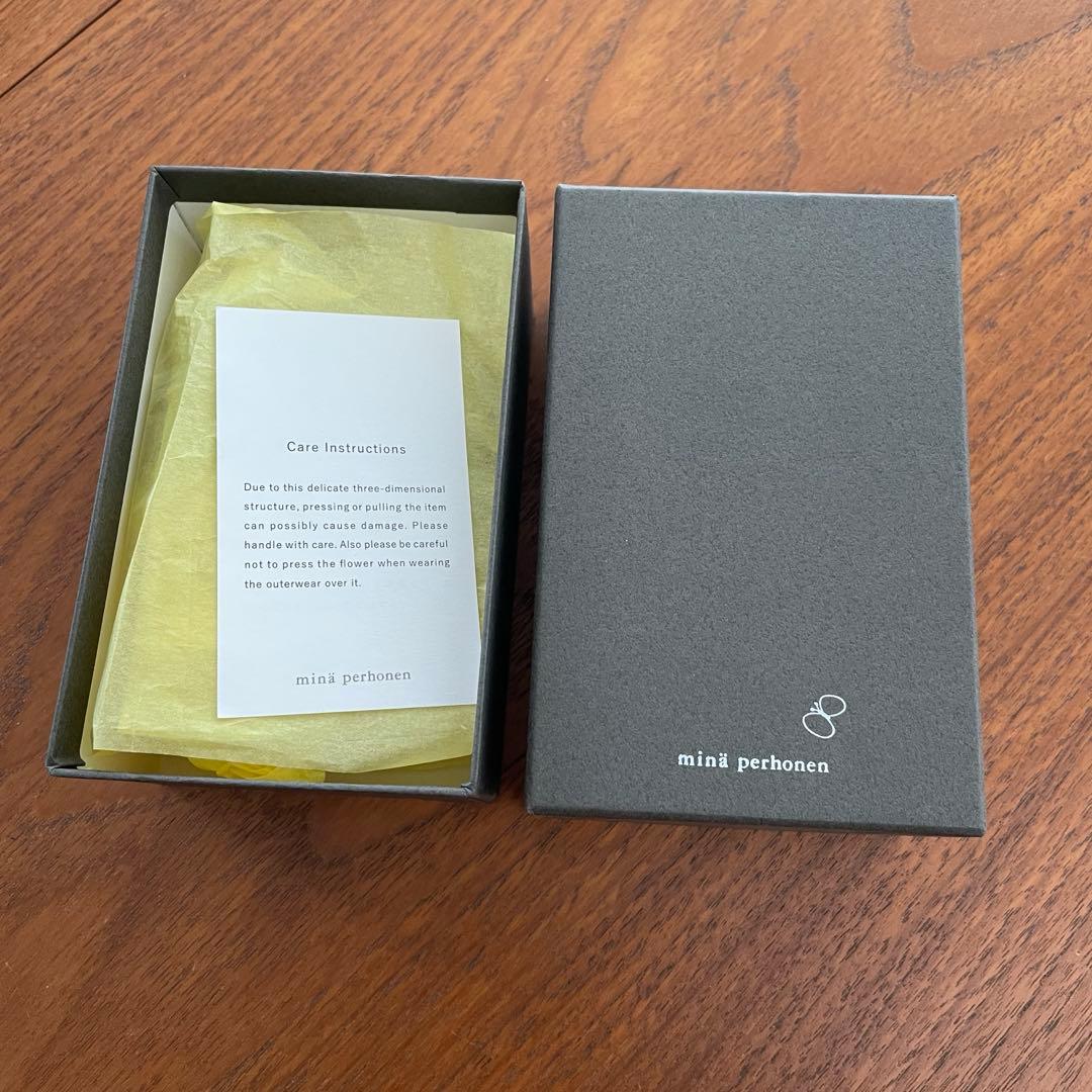 美品　箱付き　ミナペルホネンminä perhonen fete コサージュ