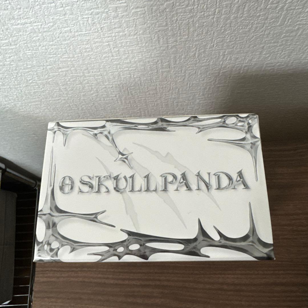 プ*♡様 SKULLPANDA × XG ぬいぐるみペンダント スカルパンダ