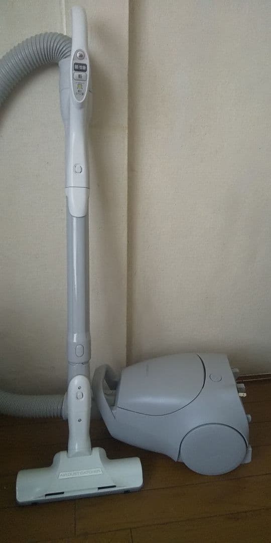 24年製❗軽量型、パナソニック、紙パック式掃除機(エアーノズル)