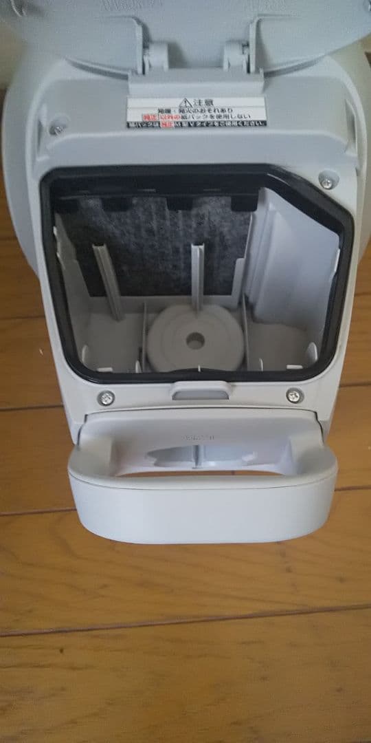 24年製❗軽量型、パナソニック、紙パック式掃除機(エアーノズル)