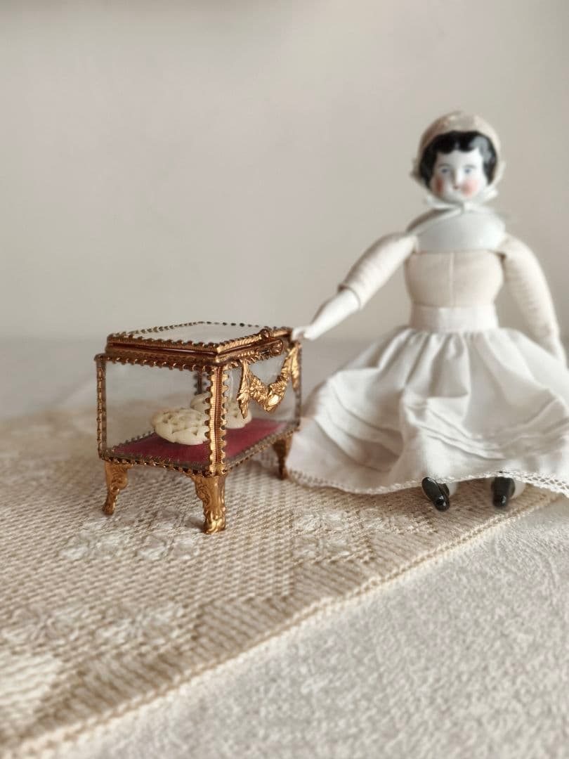 【✳︎toto✳︎さま】vintage ✵ 彫りのお花クリップ * イヤリング