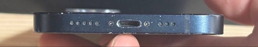 iPhone 13本体、ケース付き