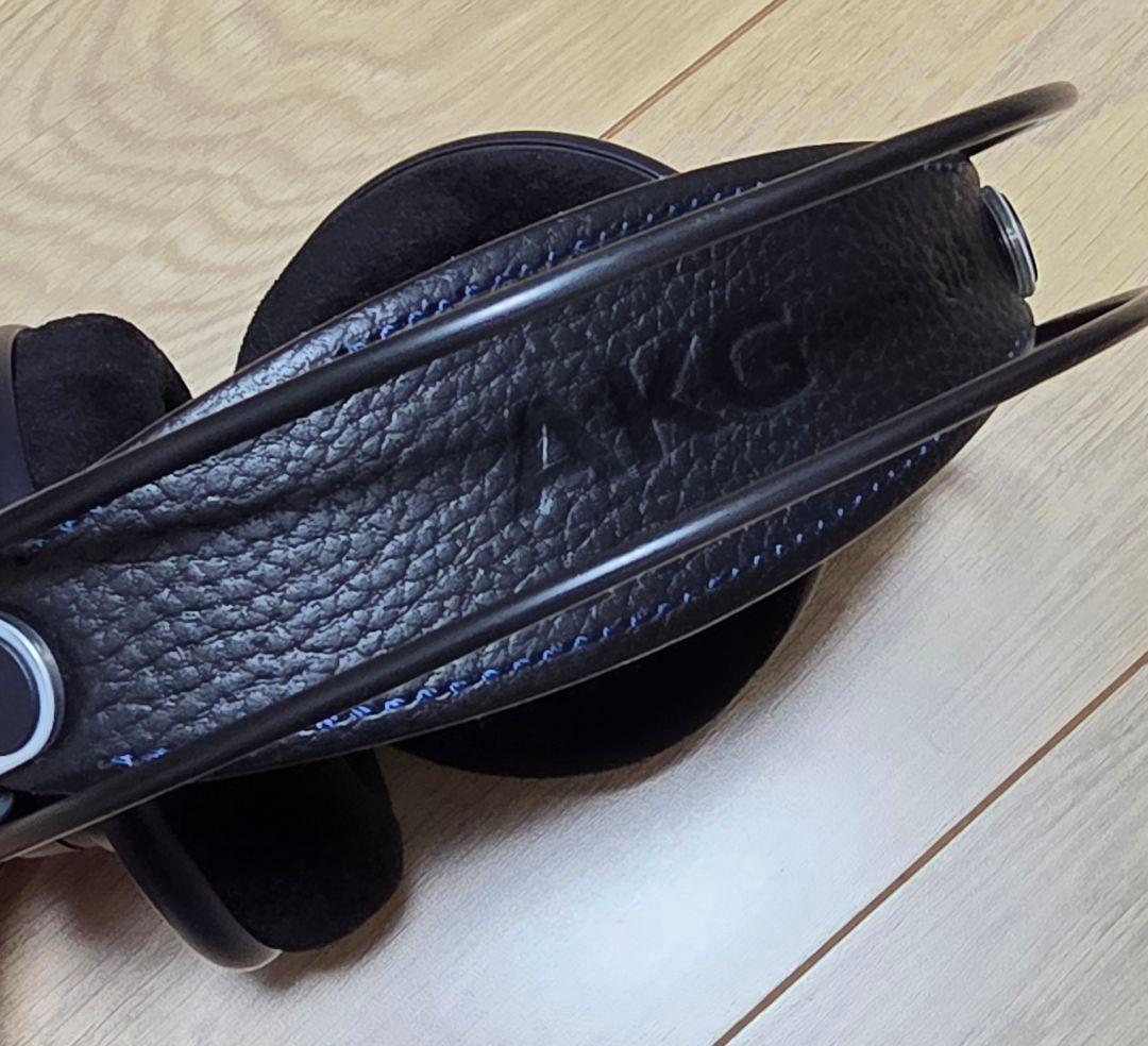 AKG K702 開放型ヘッドホン✨️交換用新品イヤーパッド付✨️
