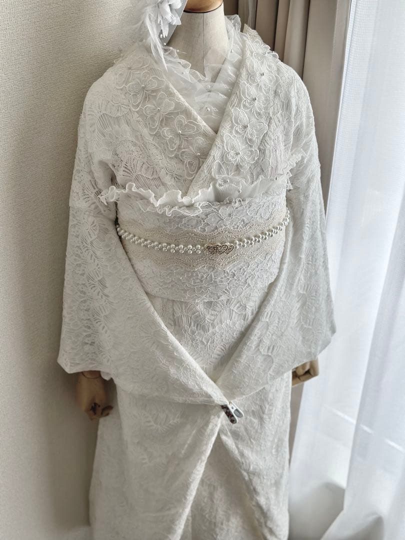 ホワイト レース振袖 パール付き帯