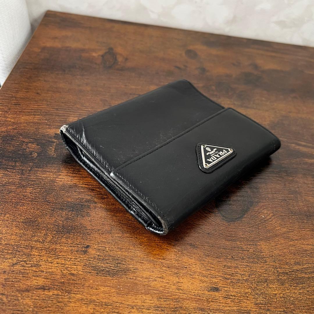 PRADA プラダ サフィアーノ レザー 三角プレート 三つ折り財布 ミニ財布