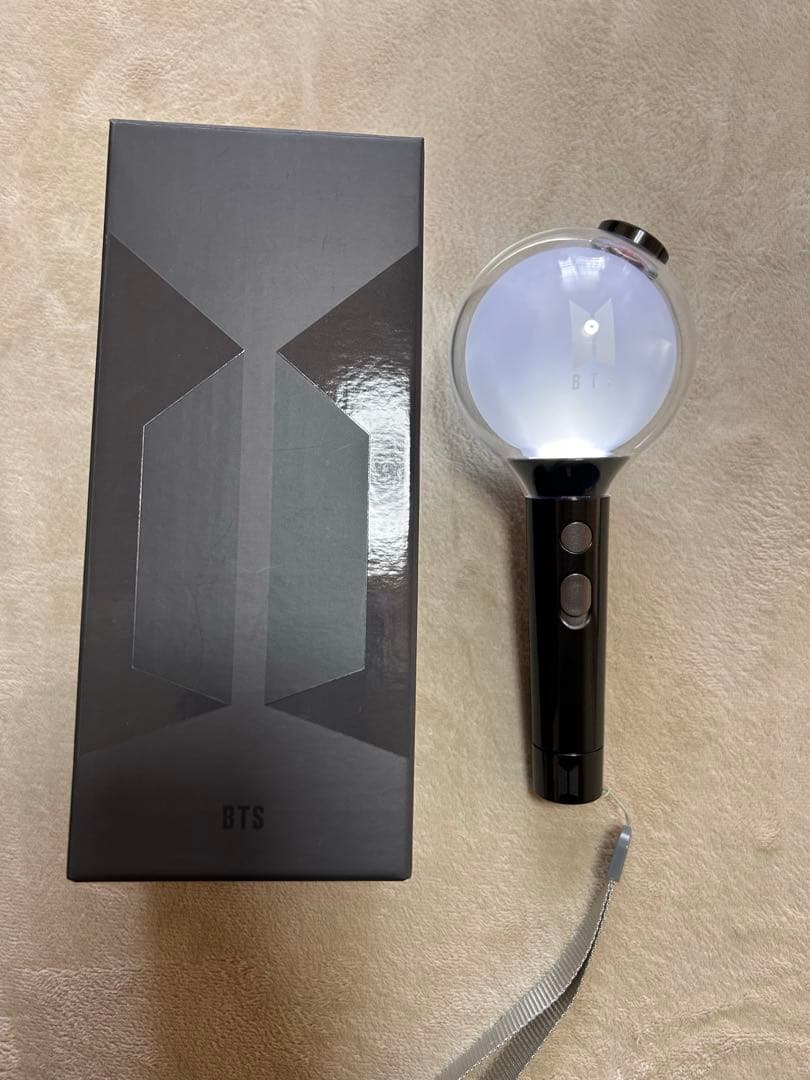 ひ*た様 BTSの公式ペンライト　ver.3 ver.4 ２個セット