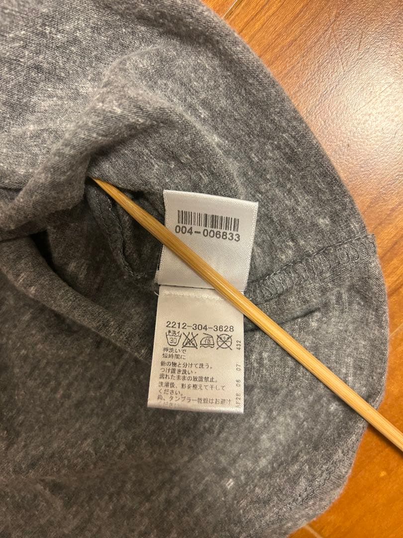 CHROME HEARTS グレー Vネック Tシャツ