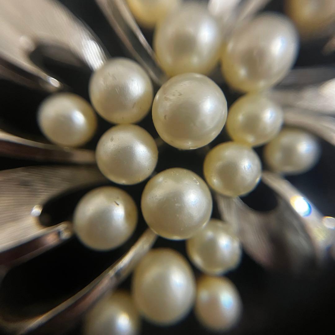 トリファリ花形パールブローチ