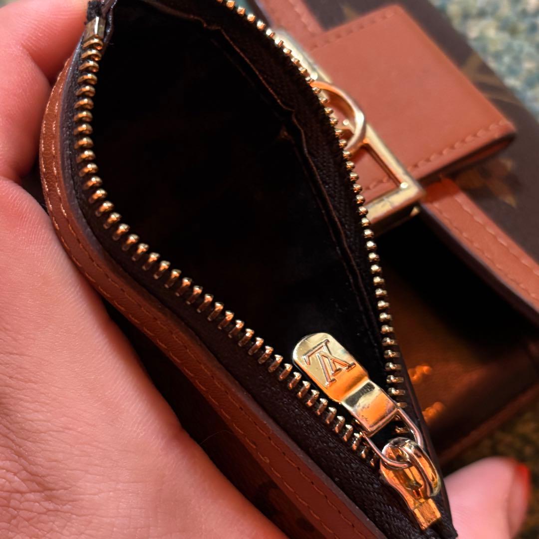 Louis Vuitton ポルトフォイユ・ドーフィーヌ　コンパクト